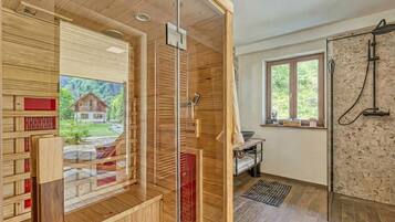 Family Chalet, Multiple Bedrooms (Stari Malni 1) | Sauna
