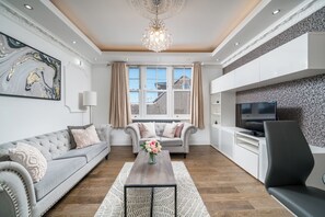 Living area - Madika Homes - Mill Hill Luxe Apartment (London)