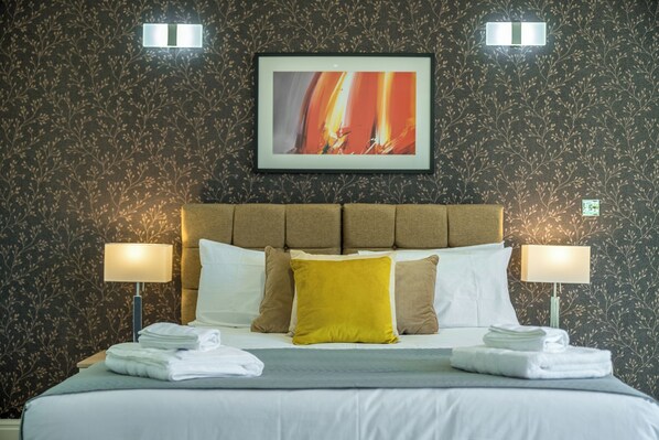 3 bedrooms, iron/ironing board, WiFi, bed sheets - Madika Homes - Mill Hill Luxe Apartment (London)