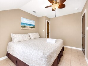 4 bedrooms, WiFi (free), bed sheets - Steps to Beach | 4BR | Deck + Ocean Views (Crystal Beach)