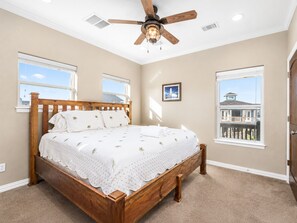 4 bedrooms, WiFi (free), bed sheets - Steps to Beach | 4BR | Deck + Ocean Views (Crystal Beach)