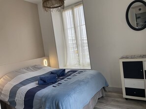 1 dormitorio y ropa de cama