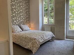 1 bedroom, free WiFi, bed sheets