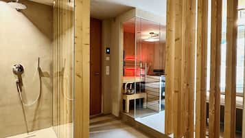 Luxury Condo, 2 Bedrooms, Hot Tub, Mountainside | Bathroom | Deep-soaking bathtub, rainfall showerhead, free toiletries, hair dryer