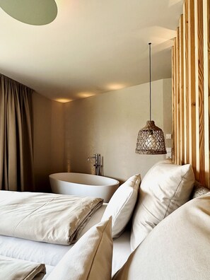 奢华公寓式客房, 2 间卧室, 热水浴缸, 山腰 | 2 多间卧室、高档床上用品、客房内保险箱、特色装修