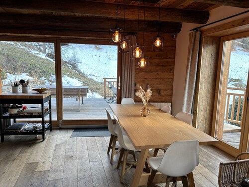 Charmant chalet, hameau de montagne, skis aux pieds et proche commerces