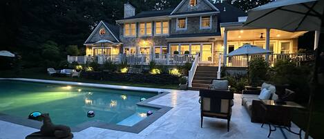 室外游泳池,恒温泳池