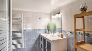 Asciugacapelli, carta igienica