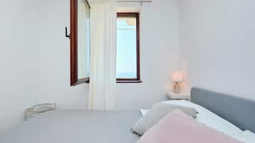 Apartment (1 Bedroom) | 1 bedroom, in-room safe, iron/ironing board, cots/infant beds