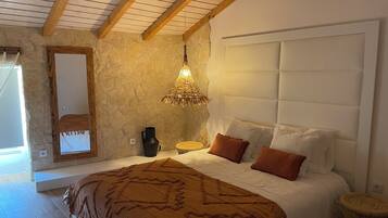 4 bedrooms, free WiFi, bed sheets