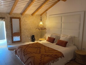 4 soverom, wi-fi (inkludert) og sengetøy