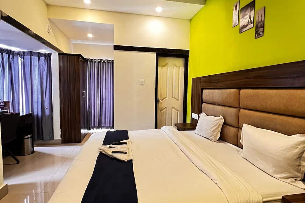 Hotel Queen Residency