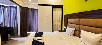 Hotel Queen Residency