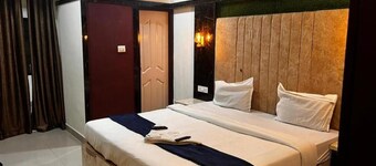 Hotel Queen Residency