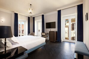 1 bedroom, Egyptian cotton sheets, premium bedding, down comforters