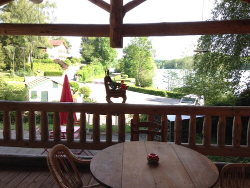 The lumberjack log cabin