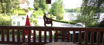 The lumberjack log cabin