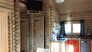 Kjøleskap, mikrobølgeovn, ovn og oppvaskmaskin