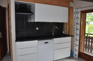 Køleskab, mikrobølgeovn, ovn, opvaskemaskine