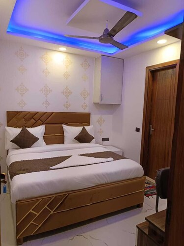 Roomshala 061 NK Residency