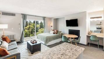 1 bedroom, iron/ironing board, WiFi (free), bed sheets
