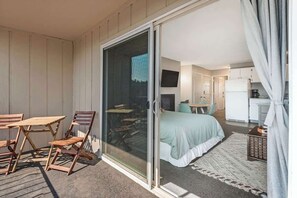 1 bedroom, iron/ironing board, free WiFi, bed sheets - Riverview Pet Friendly Condo in Downtown Bend (Bend)
