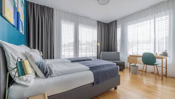 Familieværelse | Senge med madrasser af memory foam, skrivebord