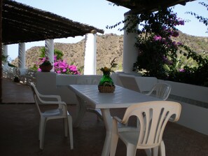 Outdoor dining - Panoramic villa S.Salvatore (Lipari)