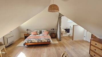 3 Schlafzimmer, Schreibtisch, Bügeleisen/Bügelbrett, Reisekinderbett