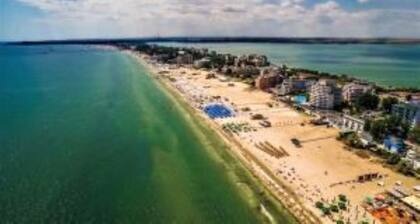 Antos Deluxe Apartment