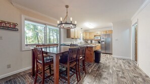 Dining - Lake Life
4 Bedroom, 3 Bath, Sleeps 12. (Estill Springs)