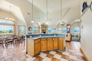 Interior - Premier Oceanfront Dog Friendly w/ Pool, Elevator, Hot Tub, Game and Media Rooms (Hatteras)