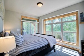 3 bedrooms, iron/ironing board, WiFi, bed sheets - Edgewater Cabin on the Fraser River | 3BR, Sleeps 7 | Hot Tub, Pool, Pets OK (Granby)