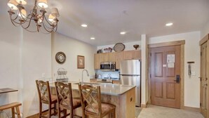 콘도 (1 Bedroom Condo at The Springs in Riv) | 외관