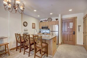 Condo (1 Bedroom Condo at The Springs in Riv) | Exterior