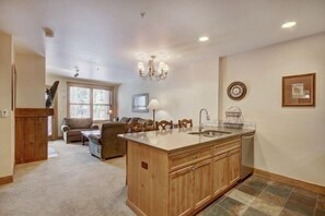 Condo (1 Bedroom Condo at The Springs in Riv) | Exterior