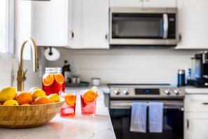 Fridge, microwave, oven, stovetop - Desert Serenity, Private Deck, Stargazing & BBQ (Scottsdale)