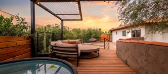 Desert Escape | Private Deck + Cowboy Tub |Hammock