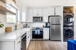 Fridge, microwave, oven, stovetop - Desert Serenity, Private Deck, Stargazing & BBQ (Scottsdale)