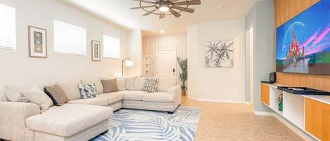 TV connectée, baby-foot, espaces bureaux