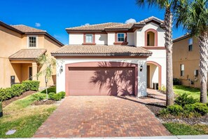 Exterior - Group Getaway with Pool & Game Room Near Disney (Davenport)