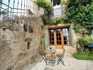 屋外ダイニングエリア