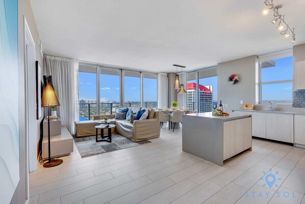 Televisión y oficina 