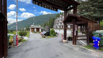 Appartamento familiare, 1 camera da letto, balcone (Appartamento Bareu Mountain View) | Parco della struttura