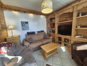 Living area - 50m from ski slopes, 1st floor, terrace, tv, ski locker, 65m², Tignes (Tignes)