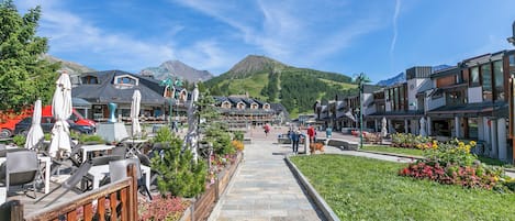 家庭公寓, 多间卧室 (Sestriere Terrace Apt Few Steps From) | 室外用餐