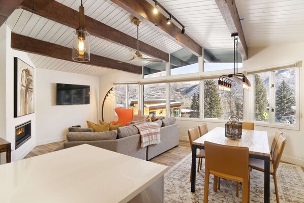 Exterior - Newly Remodeled Ski In, Ski Out 2 Bedroom on Aspen Mountain at Lift 1A (Aspen)