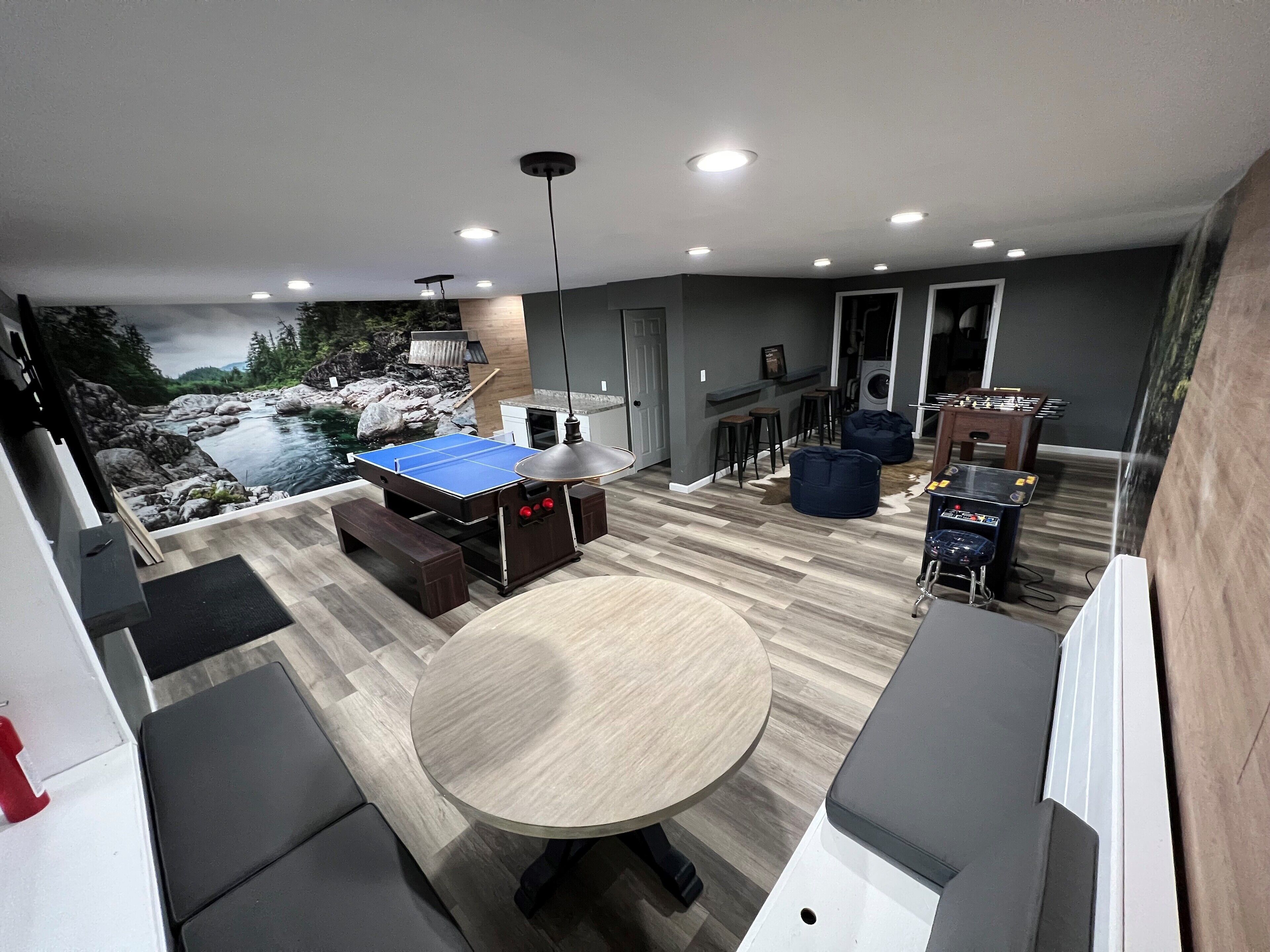 Private Lake Front with Game Room! Newly Renovated!