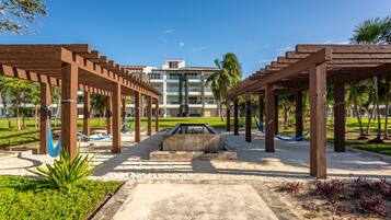 Condo, 2 Bedrooms | Bahagian luar