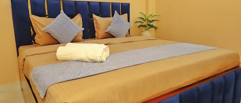 Quarto casal luxo | Quartos à prova de som, Wi-Fi de cortesia